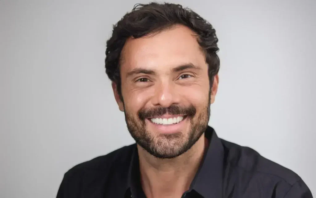 Adriano Toloza volta ao Brasil para 'Três Graças' após sucesso internacional