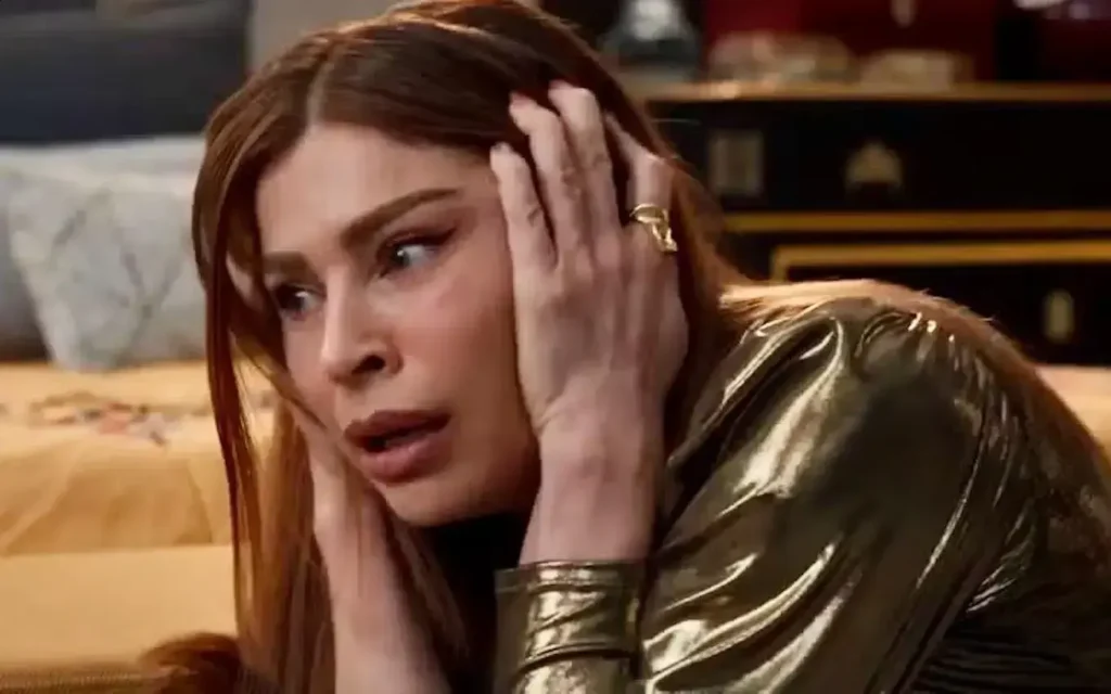 Após o flagrante com amante, Arminda é humilhada e expulsa em Três Graças