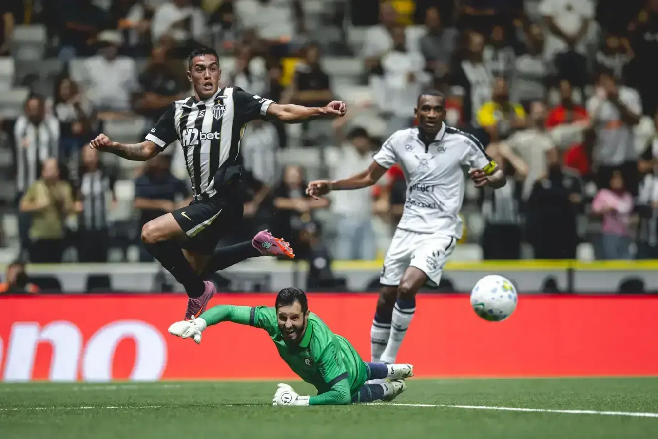 Atlético-MG e Remo empatam em partida eletrizante no Brasileirão