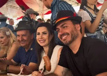 Bolsonaro revela chapa para o Senado em Santa Catarina com Carlos e Caroline de Toni