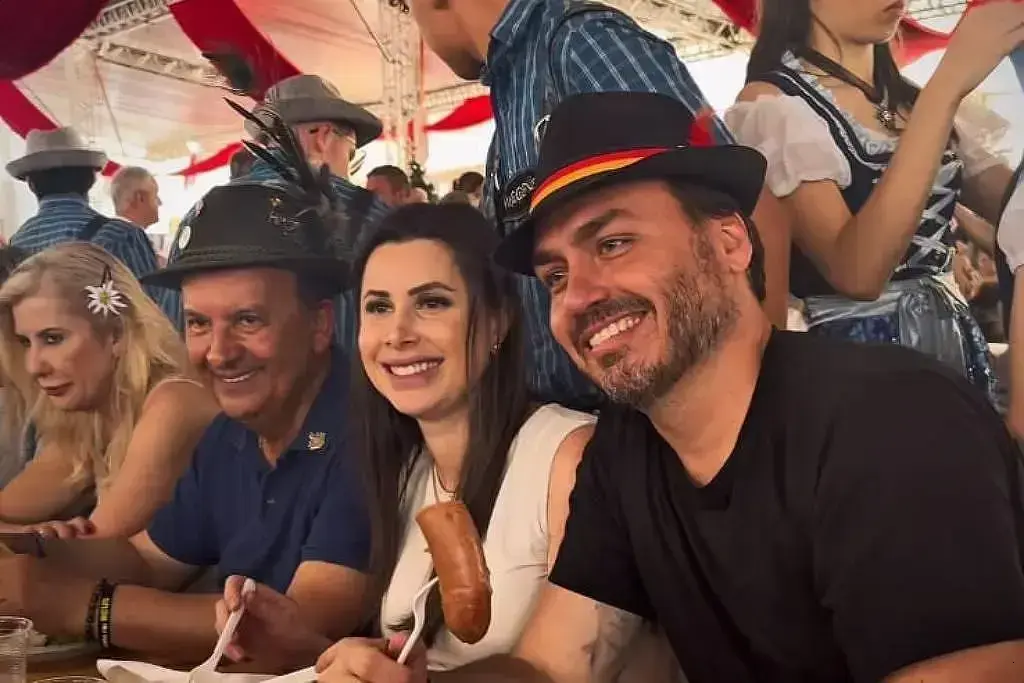 Bolsonaro revela chapa para o Senado em Santa Catarina com Carlos e Caroline de Toni