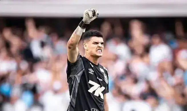 Brazão joga no sacrifício: dores na coxa e segue titular no Santos