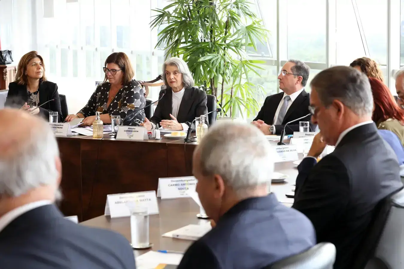 Cármen Lúcia define regras de conduta para juízes nas eleições 2026