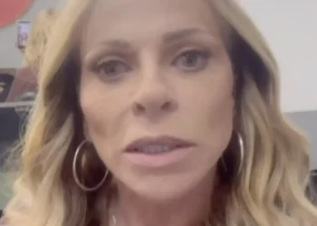 Casos de Família volta apenas aos sábados; Christina Rocha diz estar surpresa