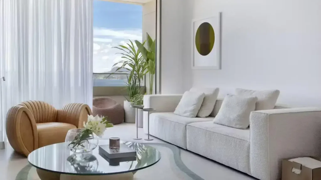 Clara Moneke: A Atriz e Seus Planos de Casamento em Apartamento Sofisticado