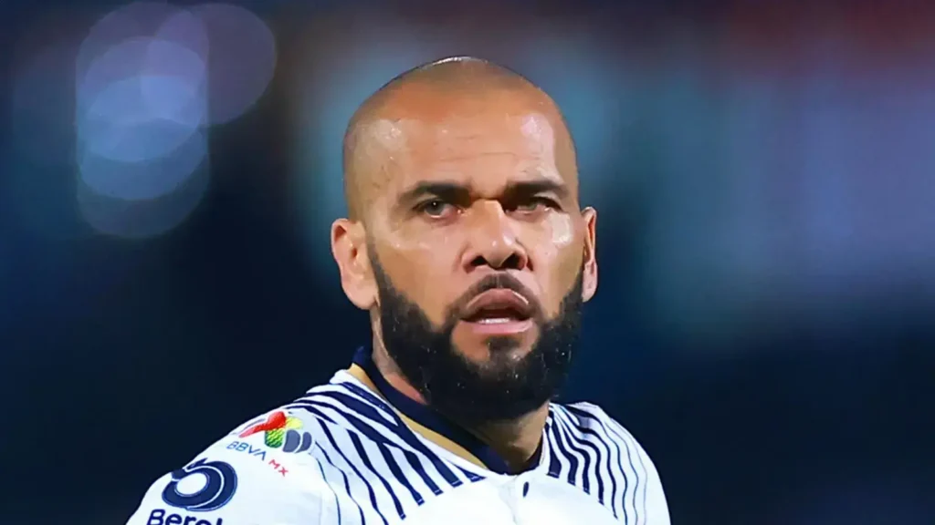 Daniel Alves compartilha foto emocionante com a filha Julieta em redes sociais