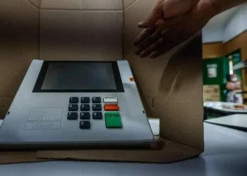 Desconfiança nas urnas eletrônicas: um dilema democrático no Brasil