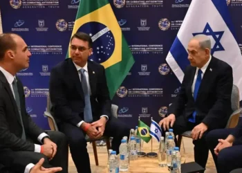 Eduardo exige apoio: aliados devem alinhar-se à candidatura de Flávio