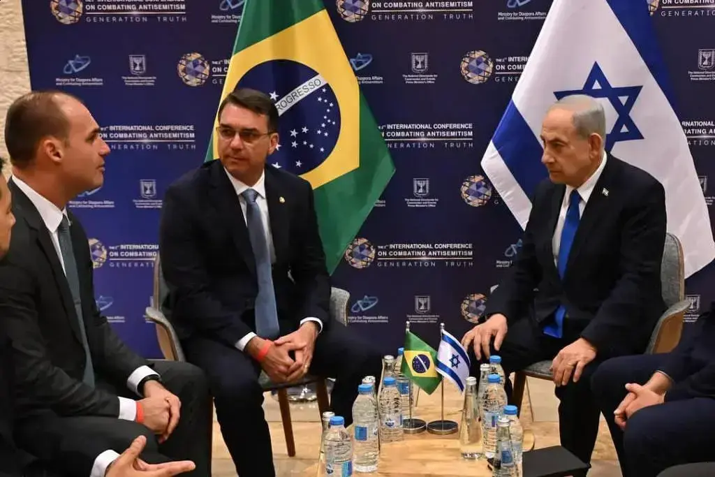 Eduardo exige apoio: aliados devem alinhar-se à candidatura de Flávio