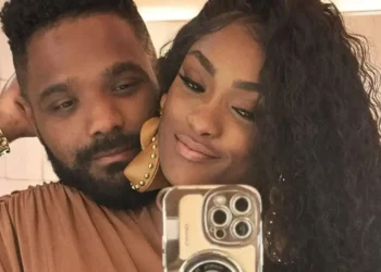 Erika Januza revela combinado no namoro com Arlindinho e fala sobre rotina