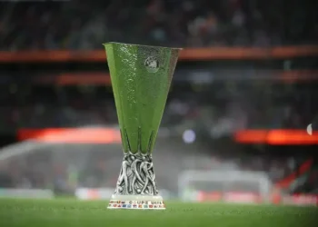 Estrela Vermelha e Lille se enfrentam em confronto decisivo pela Europa League