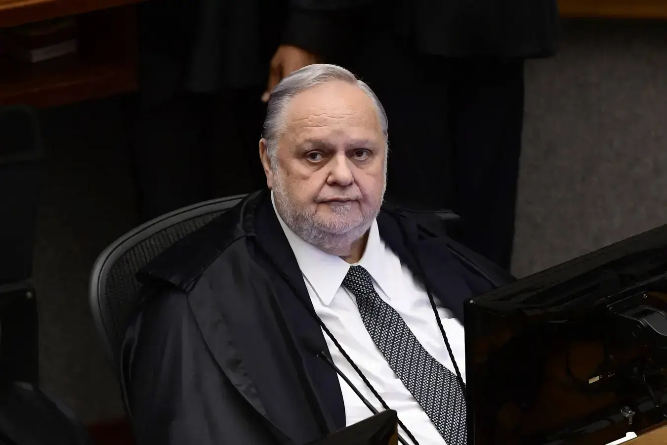 Falecimento do Ministro Felix Fischer do STJ: Um Legado no Judiciário