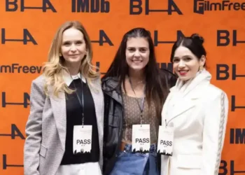 Fernanda Rodrigues e Sabrina Petraglia vencem em Barcelona com 'Mar de Mães'