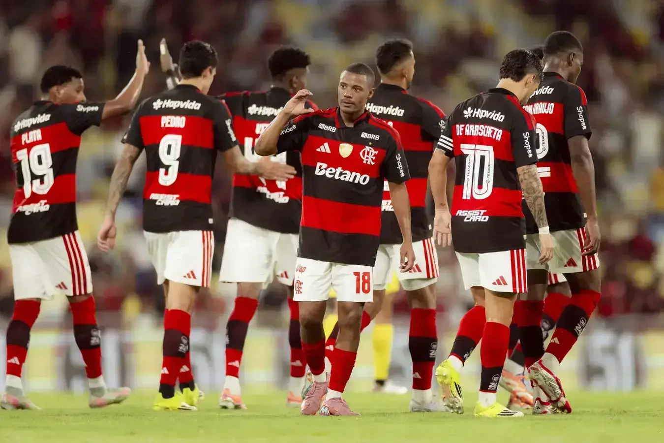 Flamengo vence Madureira e avança na semifinal do Campeonato Carioca