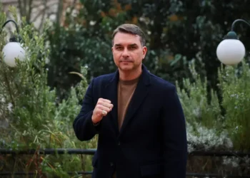 Flávio Bolsonaro não utiliza crise de Toffoli para atacar o STF