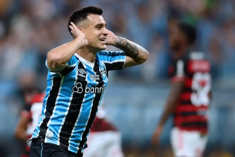 Franco Cristaldo rescinde contrato com Grêmio e acerta com o Talleres