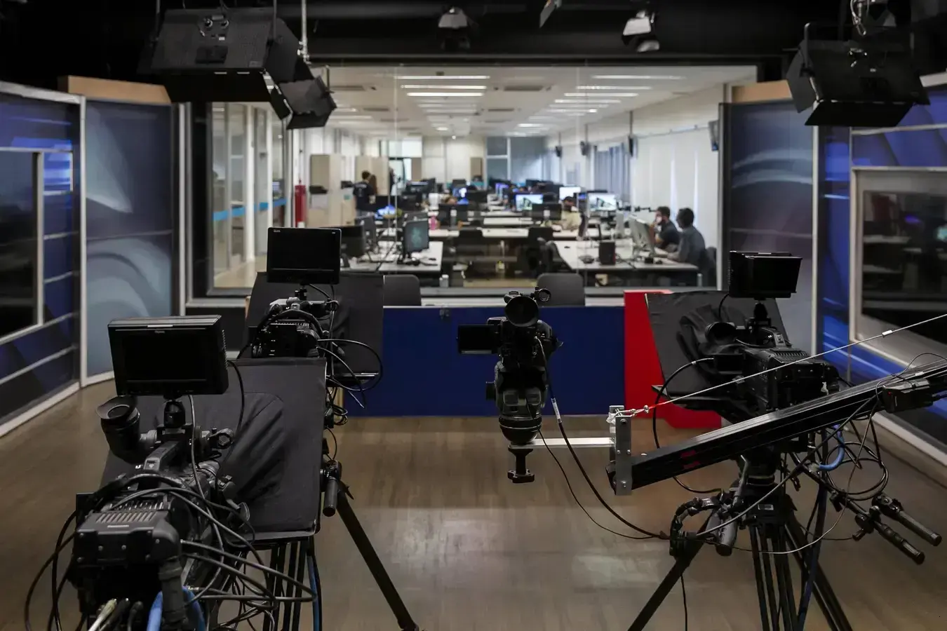 Funcionários da TV Alesp sem receber salários: crise e consequências