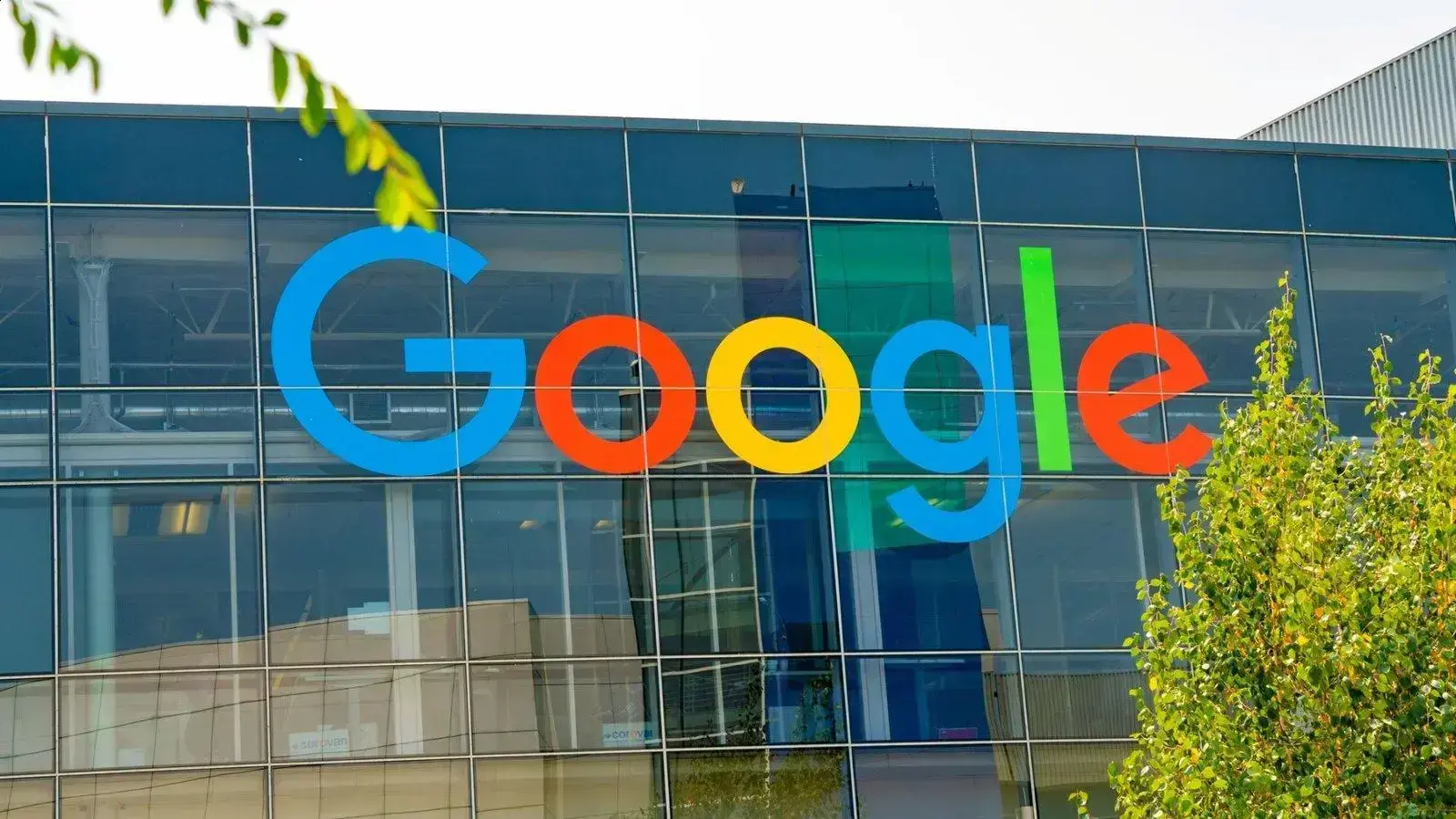 Funcionários do Google exigem transparência sobre parceria com o ICE