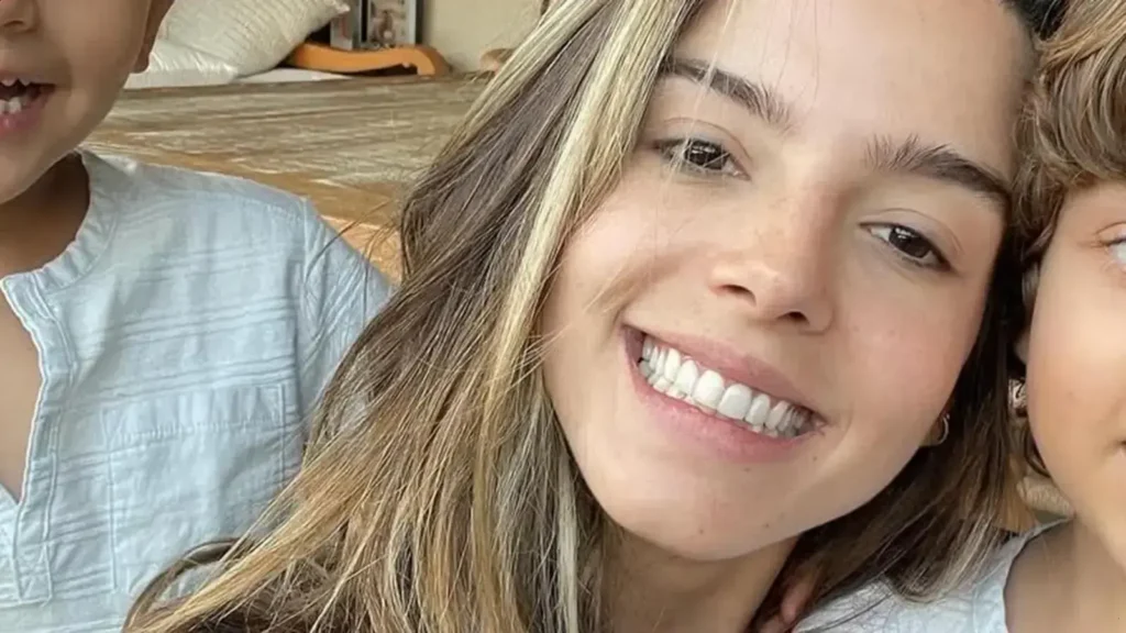 Giovanna Lancellotti celebra o aniversário dos irmãos gêmeos com carinho