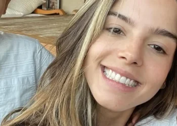 Giovanna Lancellotti celebra o aniversário dos irmãos gêmeos com carinho