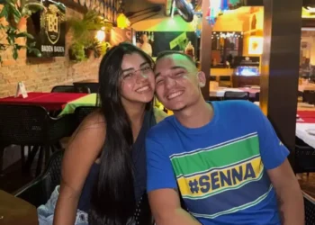 João Gomes e Ary Mirelle curtem noite especial em meio à rotina familiar