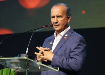 Jorginho Mello nega saída de Caroline de Toni e mantém apoio ao Senado