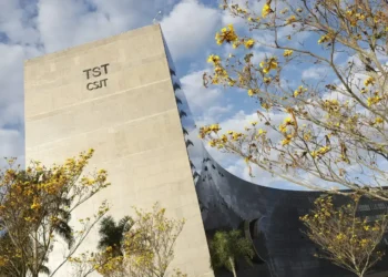 Juízes do Trabalho acumulam R$ 1 bilhão em valores acima do teto