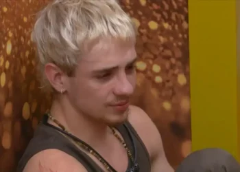 Juliano se emociona após conselho de Marciele no BBB 26