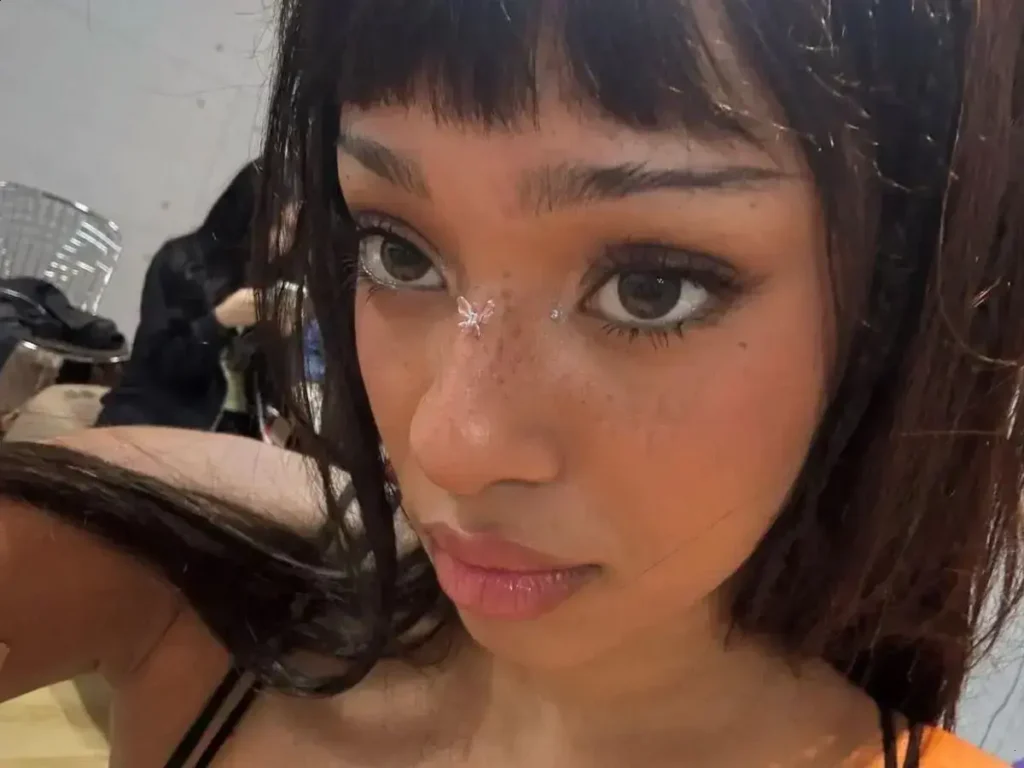 KATSEYE: A pausa impactante de Manon Bannerman e a resposta dos fãs