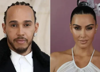 Leitura labial: o que Lewis Hamilton sussurrou para Kim Kardashian no Super Bowl