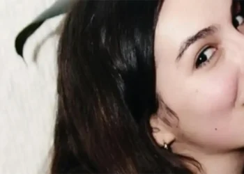 Marina Moschen compartilha momento romântico com a noiva Emília Sauaia