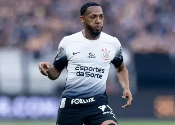 Martínez reapresenta no Corinthians e será avaliado por lesão no joelho
