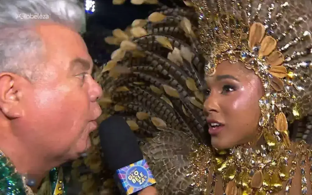 Mayara Lima brilha à frente da bateria da Tuiuti no Carnaval 2026