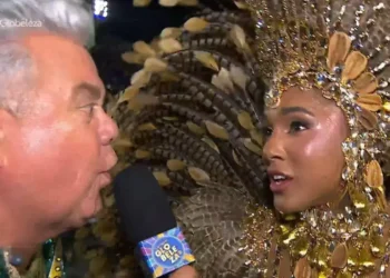 Mayara Lima brilha à frente da bateria da Tuiuti no Carnaval 2026