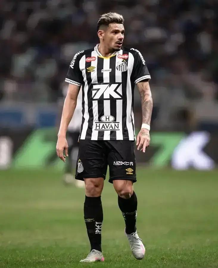 Mirassol contrata Tiquinho Soares para a Copa Libertadores de 2026
