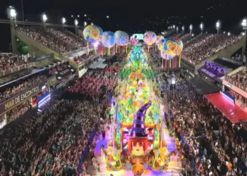 Mocidade barrou penas animal em homenagem a Rita Lee no desfile de 2026