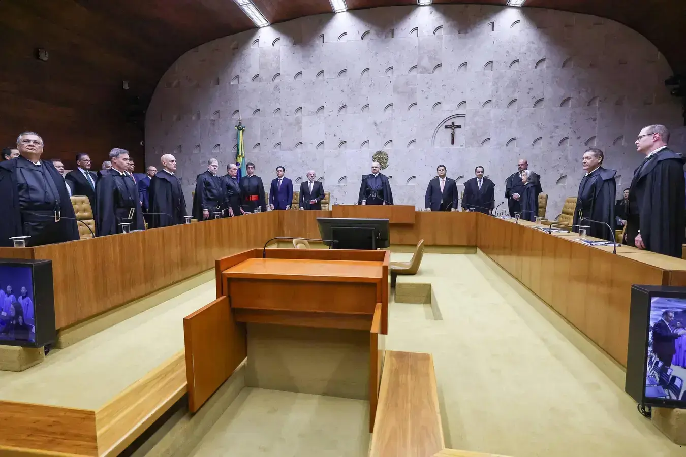 O STF e a questão do segredo: interesses e polêmicas em jogo