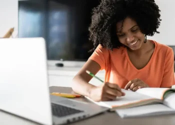 Ofertas para turbinar o EAD: roteadores, notebooks e monitores