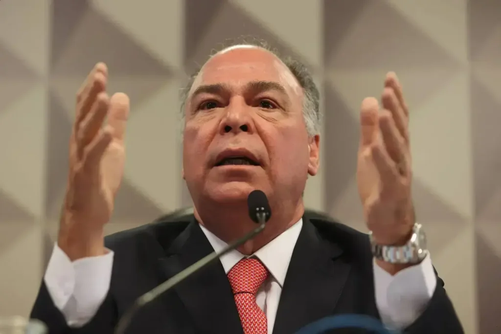 Operação da PF mirou Fernando Bezerra Coelho e seu filho em esquema de corrupção