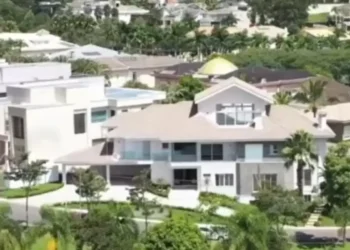 Patrícia Abravanel: Acomodação luxuosa e o legado no SBT