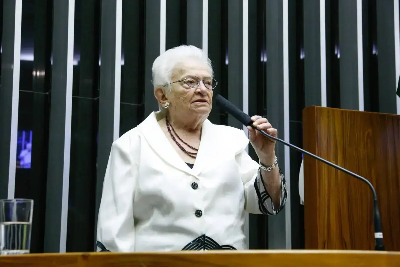PSOL avalia lançar Erundina para a Assembleia Legislativa de São Paulo