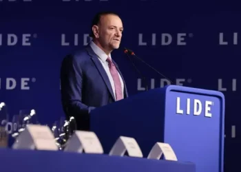 PT pede cautela sobre fim da escala 6x1 e debate impacto econômico