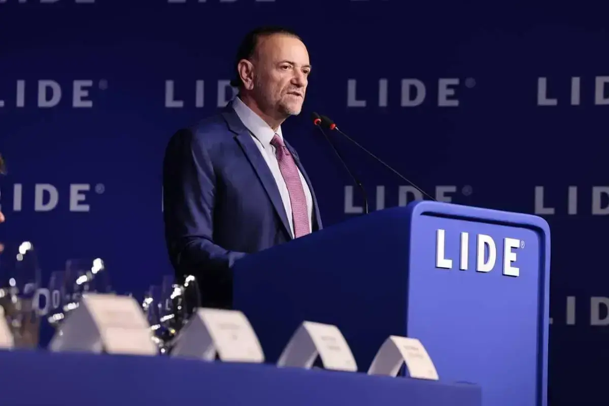 PT pede cautela sobre fim da escala 6x1 e debate impacto econômico