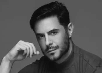 Ricardo Tozzi aos 50: Reflexão, propósito e retorno aos palcos