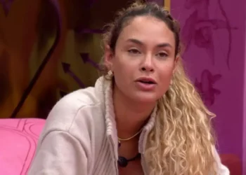 Sarah Andrade afirma ter sonhado que sua 'trindade' é favorita do público