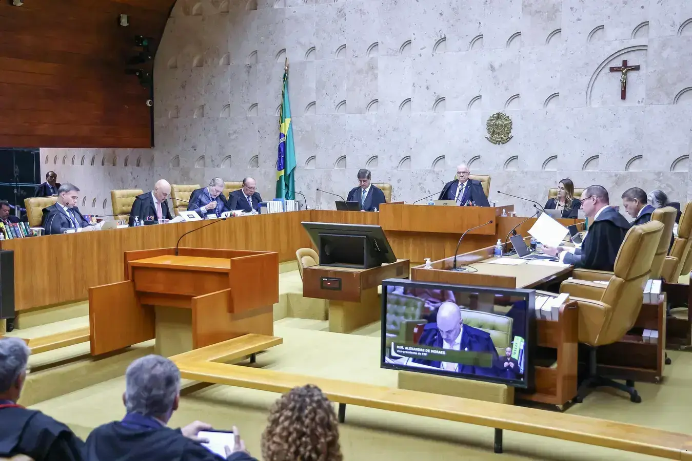 STF permite dupla punição: caixa 2 passa a ser crime e ato de improbidade