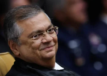 STF suspende penduricalhos e fixa 60 dias para revisão de pagamentos