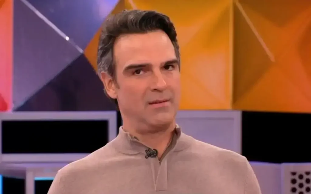 Tadeu Schmidt se atrapalha em Prova do Anjo ao vivo e comete erros