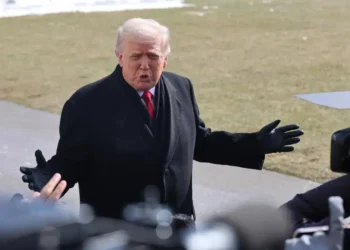 Trump culpa equipe por vídeo racista que mostrou Obama e Michelle como macacos