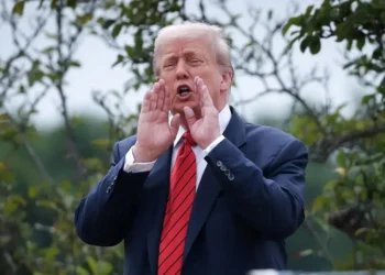 Trump decide liberar documentos sobre vida alienígena e OVNIs